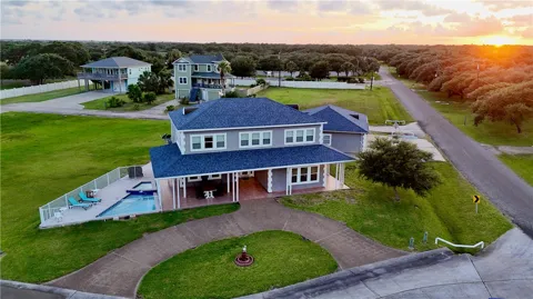 102 Smith Cove