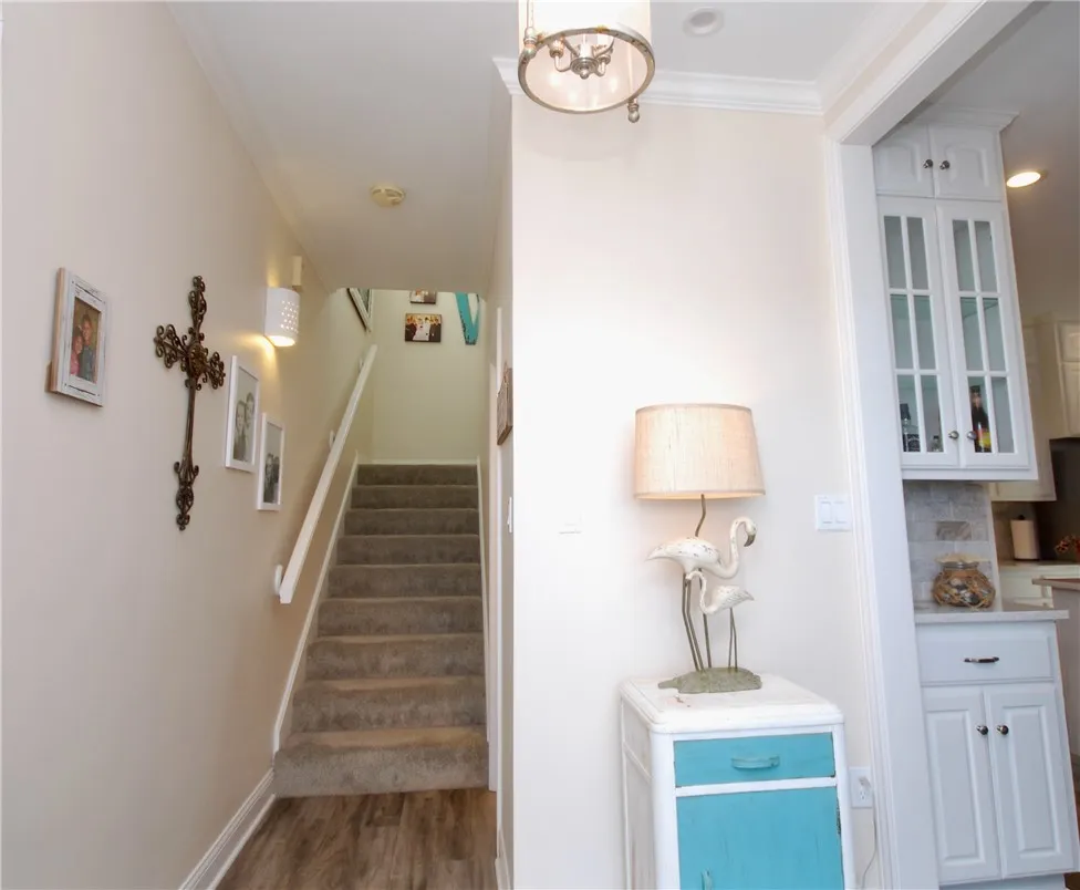 102 Smith Cove Rockport, TX 78382