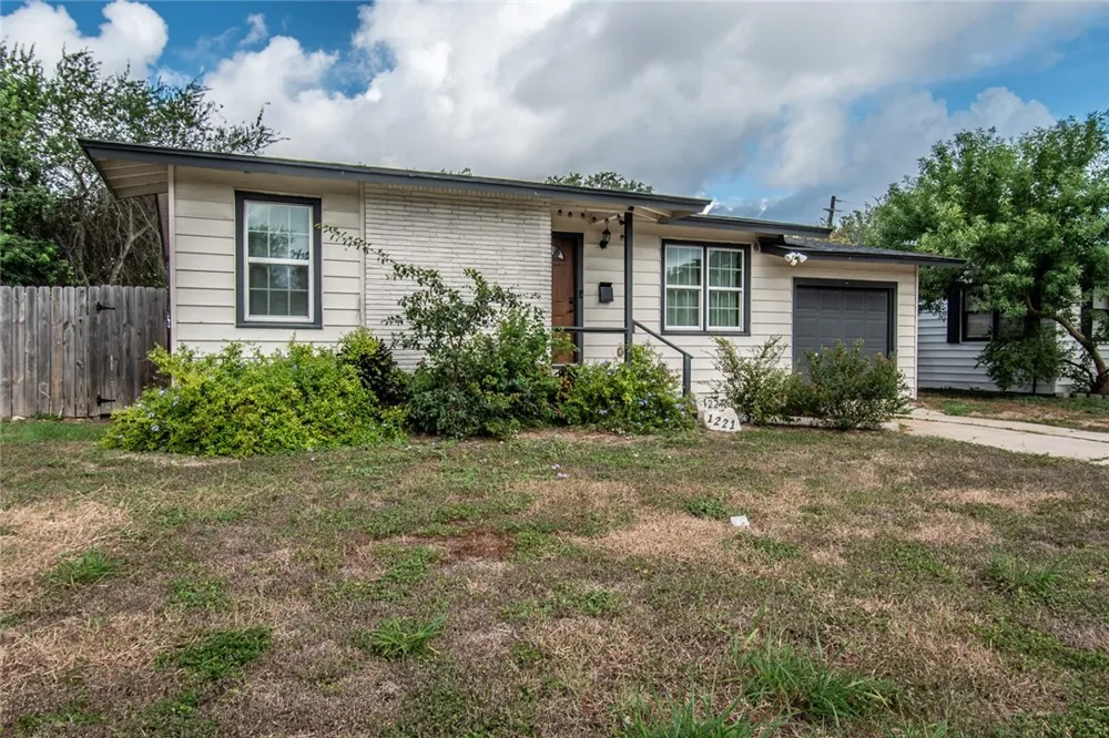 1221 Vance Drive Corpus Christi, TX 78412