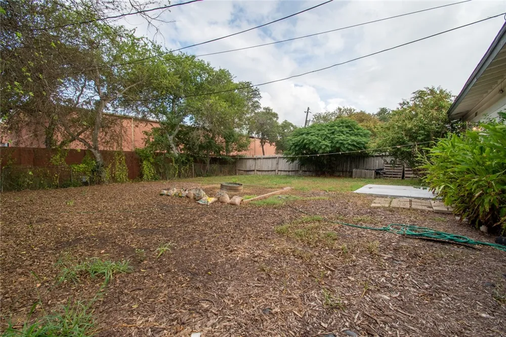 1221 Vance Drive Corpus Christi, TX 78412