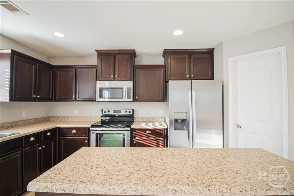 37 Wesleyan Drive Savannah, GA 31419