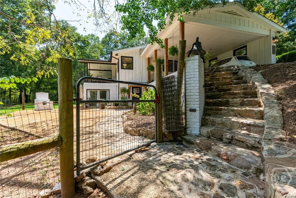 2425 Spratlin Mill Road Hull, GA 30646