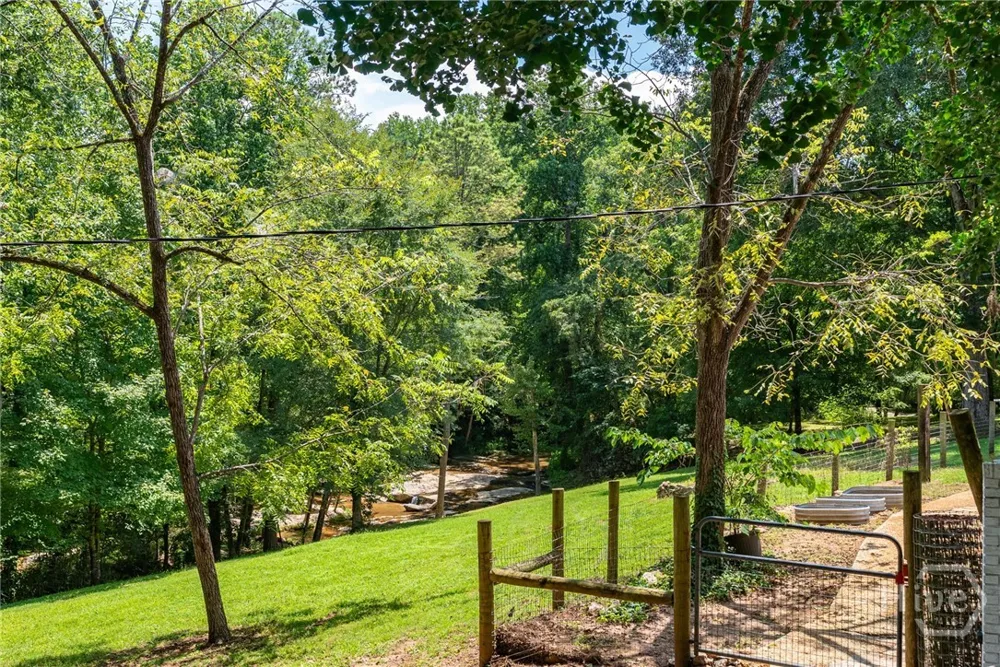 2425 Spratlin Mill Road Hull, GA 30646