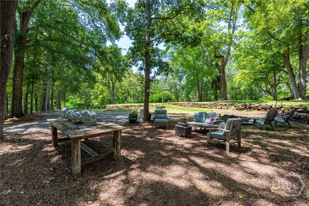 2425 Spratlin Mill Road Hull, GA 30646