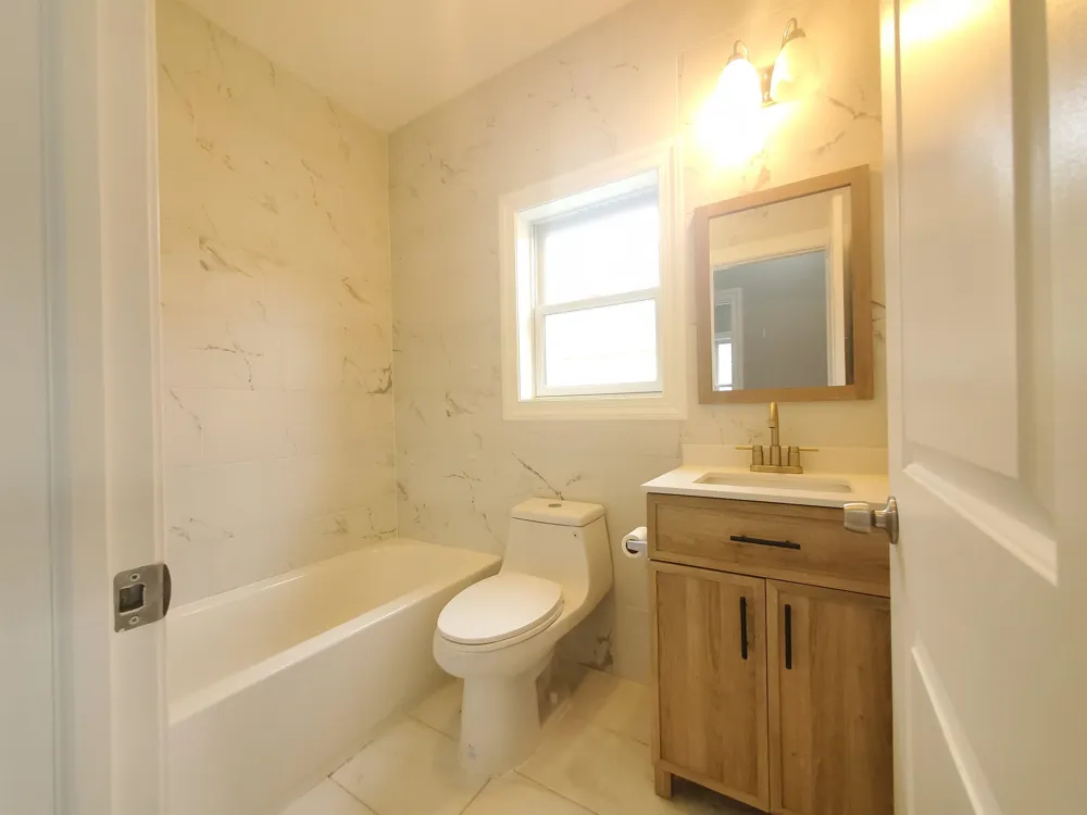 84 ANDREW ST Bayonne, NJ 07002