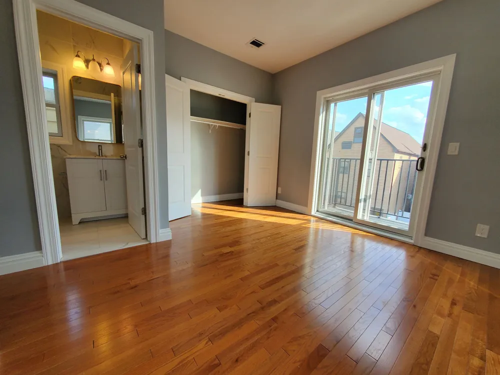 84 ANDREW ST Bayonne, NJ 07002