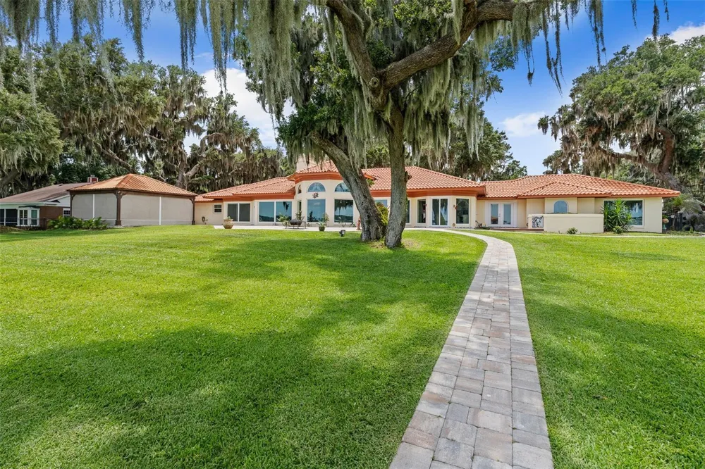 1412 MOSSWOOD DR Leesburg, FL 34748