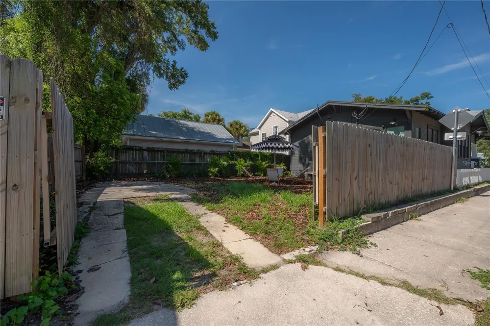 2831 MORGAN STREET Tampa, FL 33602