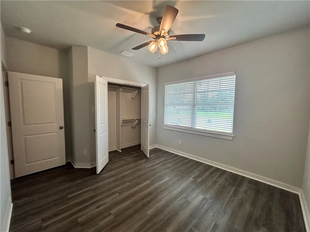 1812 Rubicon Ct Caldwell, TX 77836