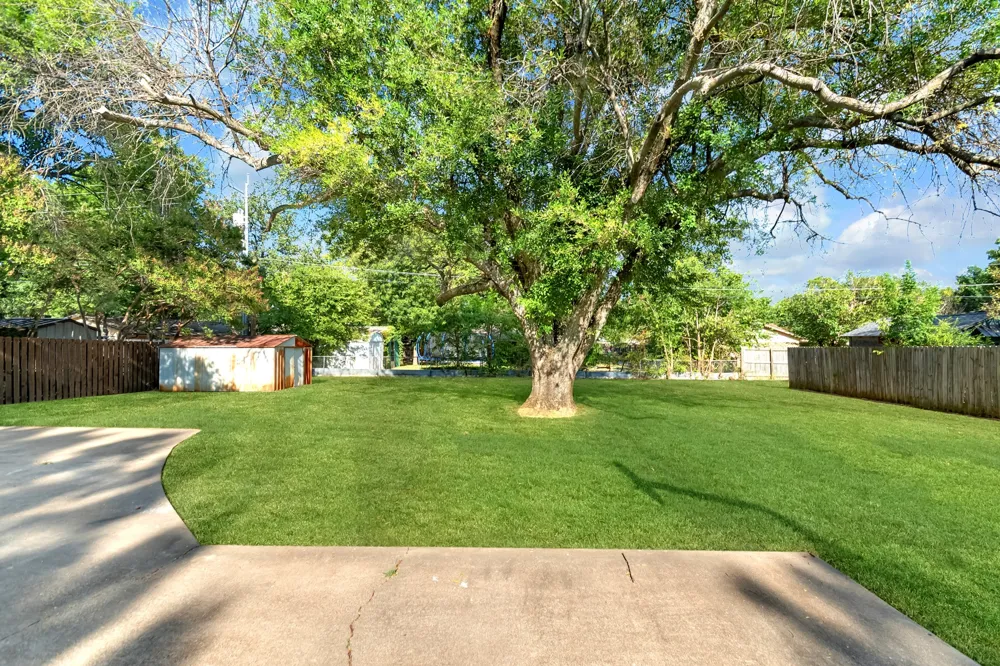 202 Diane Drive Sanger, TX 76266