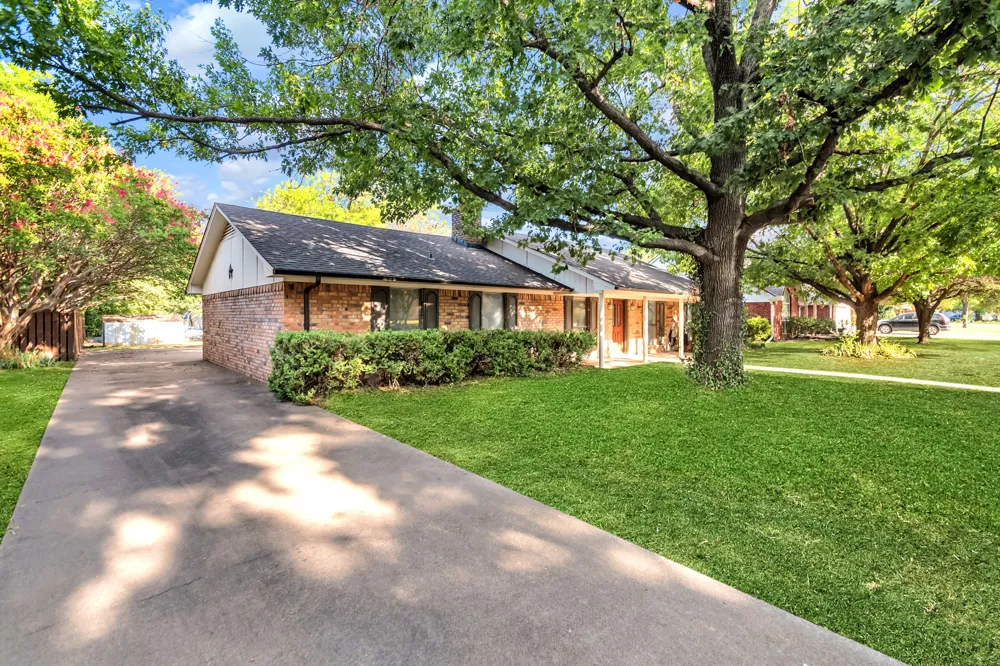 202 Diane Drive Sanger, TX 76266