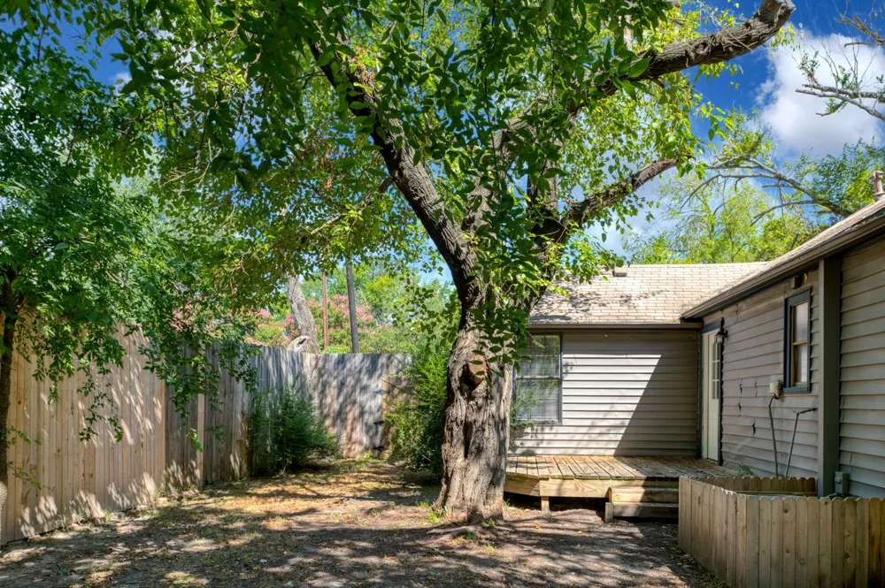 207 Hackberry Street Terrell, TX 75160