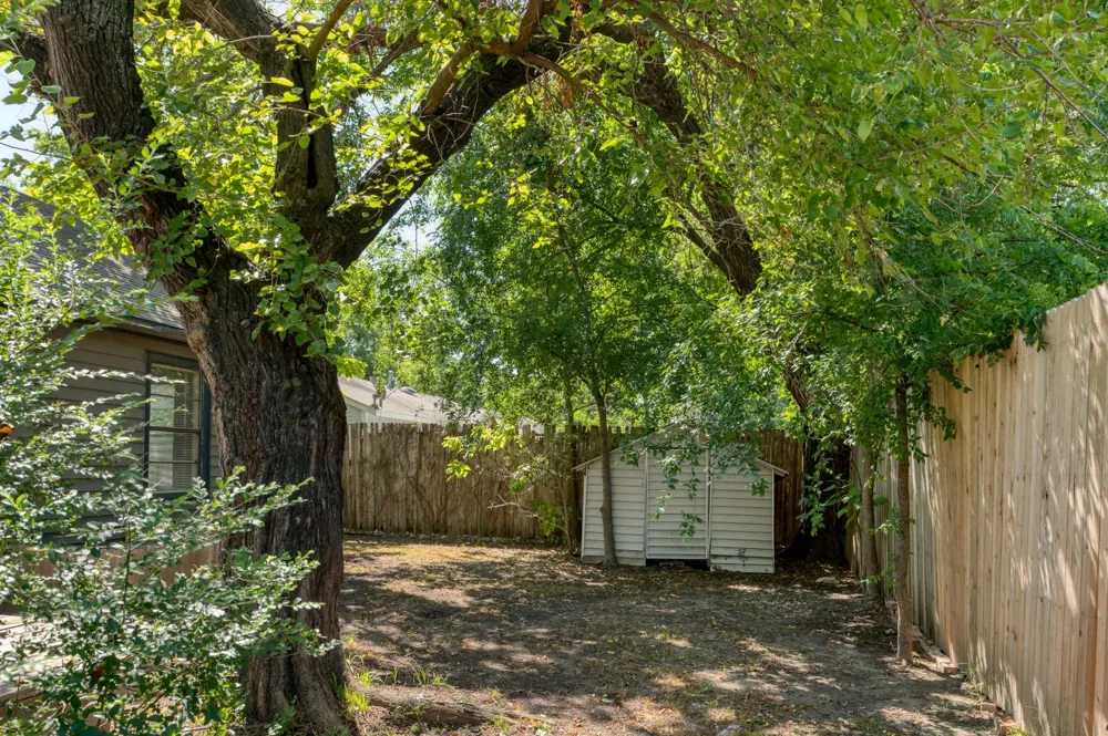 207 Hackberry Street Terrell, TX 75160
