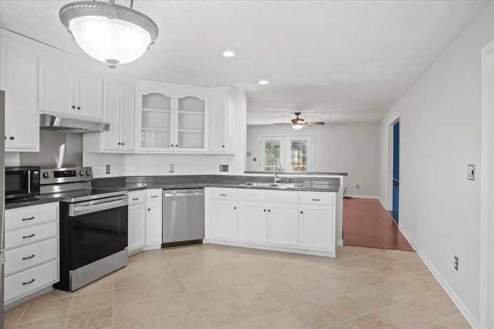 106 Tara Dr Unionville, TN 37180