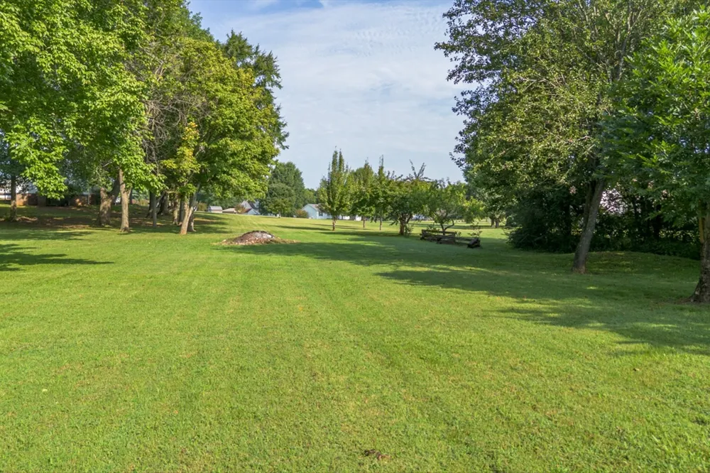106 Tara Dr Unionville, TN 37180