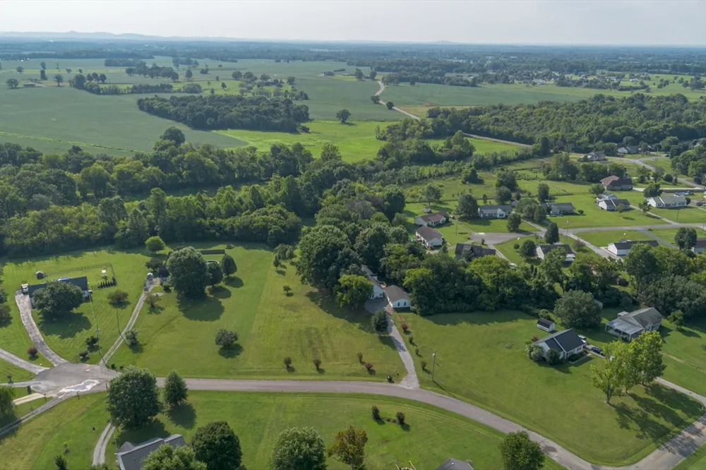 106 Tara Dr Unionville, TN 37180