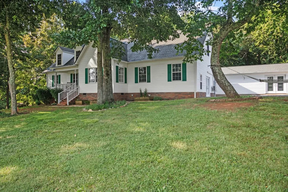 106 Tara Dr Unionville, TN 37180