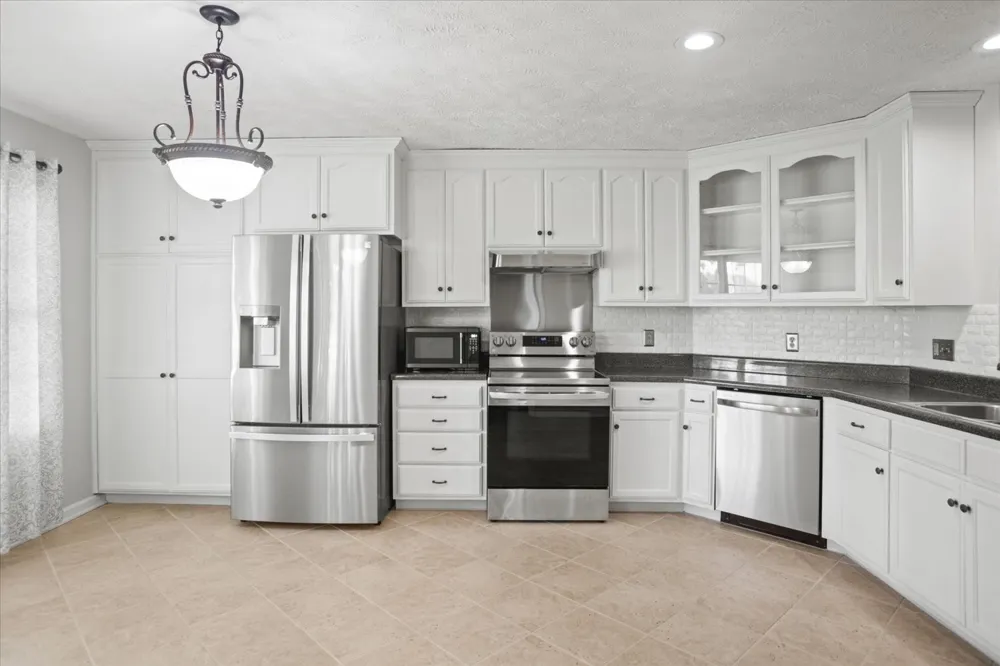 106 Tara Dr Unionville, TN 37180