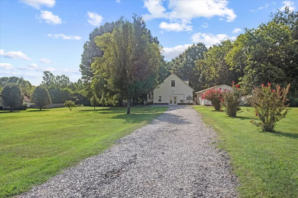 106 Tara Dr Unionville, TN 37180
