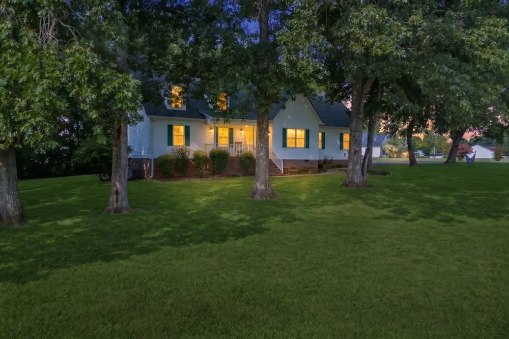 106 Tara Dr Unionville, TN 37180