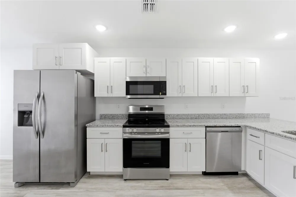 302 AVENUE P NW Winter Haven, FL 33881