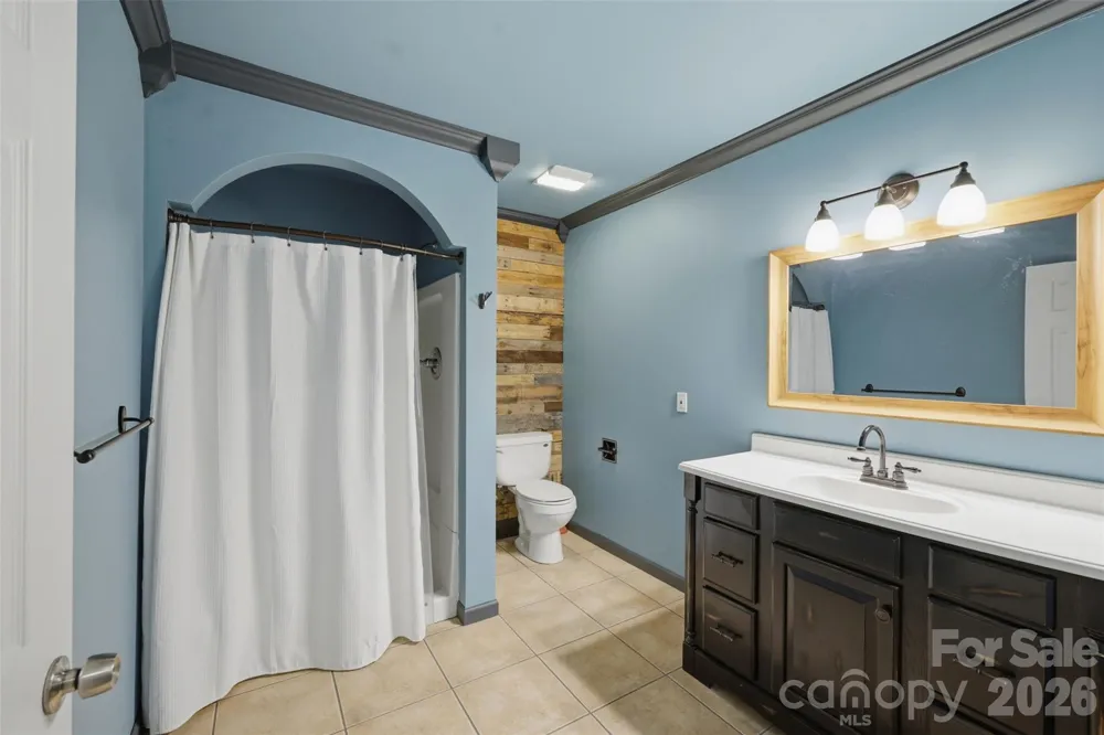 1064 Baker Barn Road Hickory, NC 28602