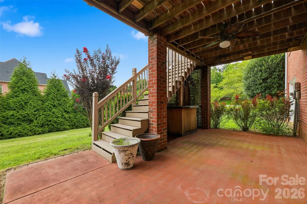 1064 Baker Barn Road Hickory, NC 28602