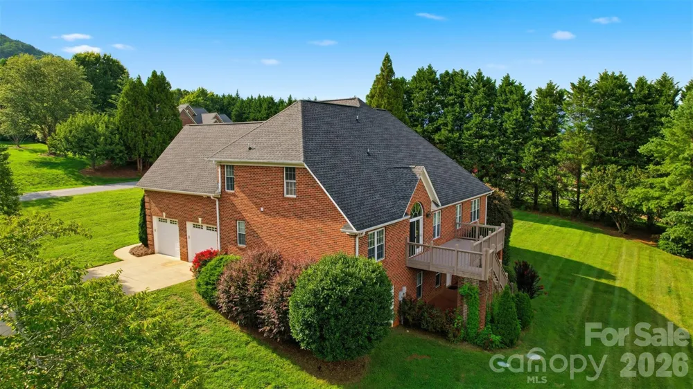 1064 Baker Barn Road Hickory, NC 28602