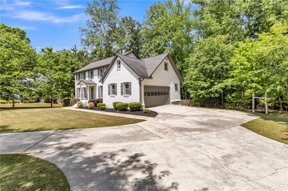 135 London Berry Court Tyrone, GA 30290