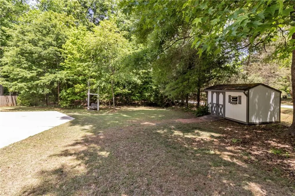 135 London Berry Court Tyrone, GA 30290