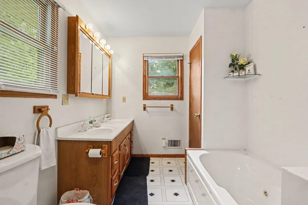 51156 Maple Road Marcellus, MI 49067