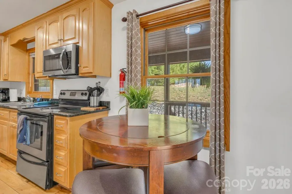 672 Cedar Trail Fleetwood, NC 28626