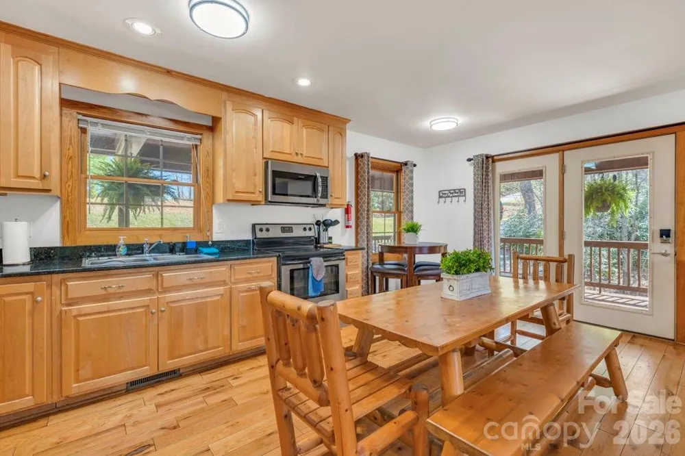 672 Cedar Trail Fleetwood, NC 28626