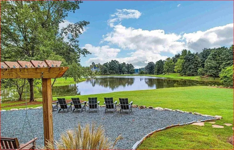 168 Salt Lake Lane Hoschton, GA 30548