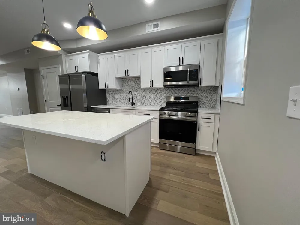 717 COLLINGTON AVENUE Baltimore, MD 21205