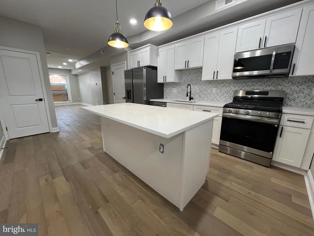 717 COLLINGTON AVENUE Baltimore, MD 21205