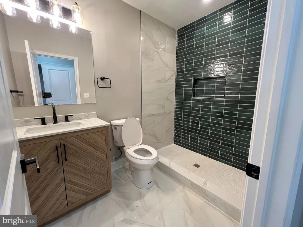 717 COLLINGTON AVENUE Baltimore, MD 21205
