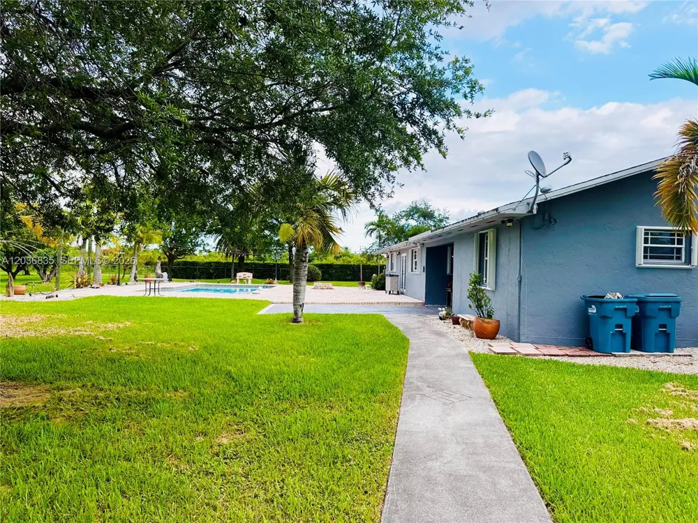 21217 SW 160 ST Miami, FL 33187