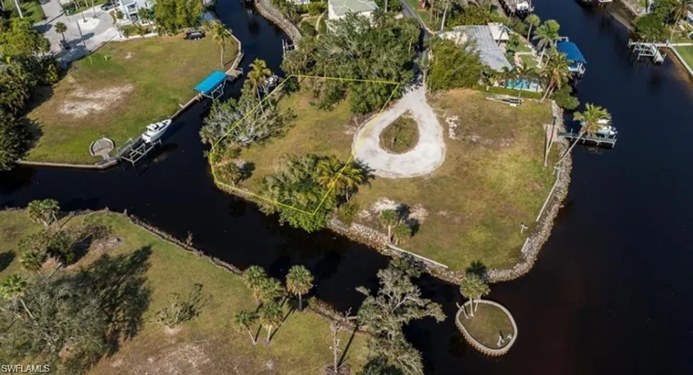 27201 Del Lane Bonita Springs, FL 34135