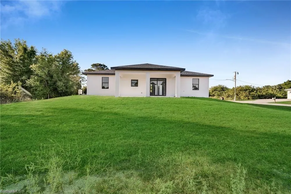 2106 W 18th Street Lehigh Acres, FL 33972
