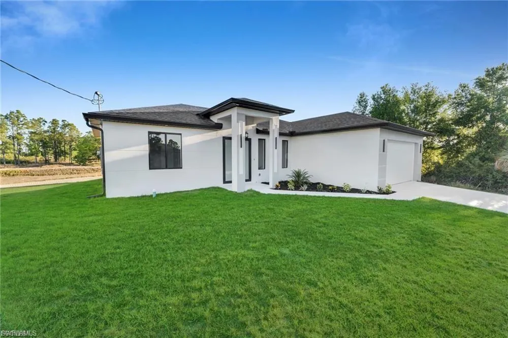 2106 W 18th Street Lehigh Acres, FL 33972