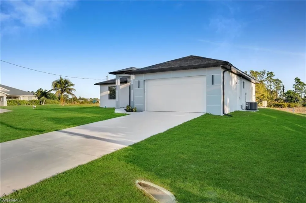 2106 W 18th Street Lehigh Acres, FL 33972