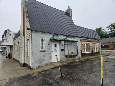 11 E Washington Street