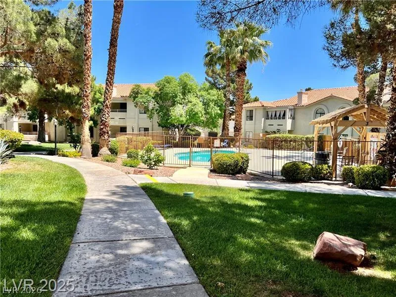 2627 S Durango Drive #202 Las Vegas, NV 89117