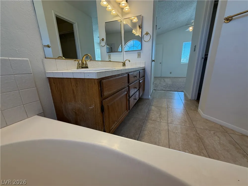 9509 Swan Bay Drive Las Vegas, NV 89117