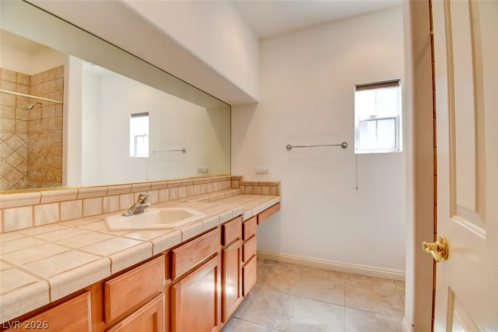 3380 Saddlebrook Street Las Vegas, NV 89141