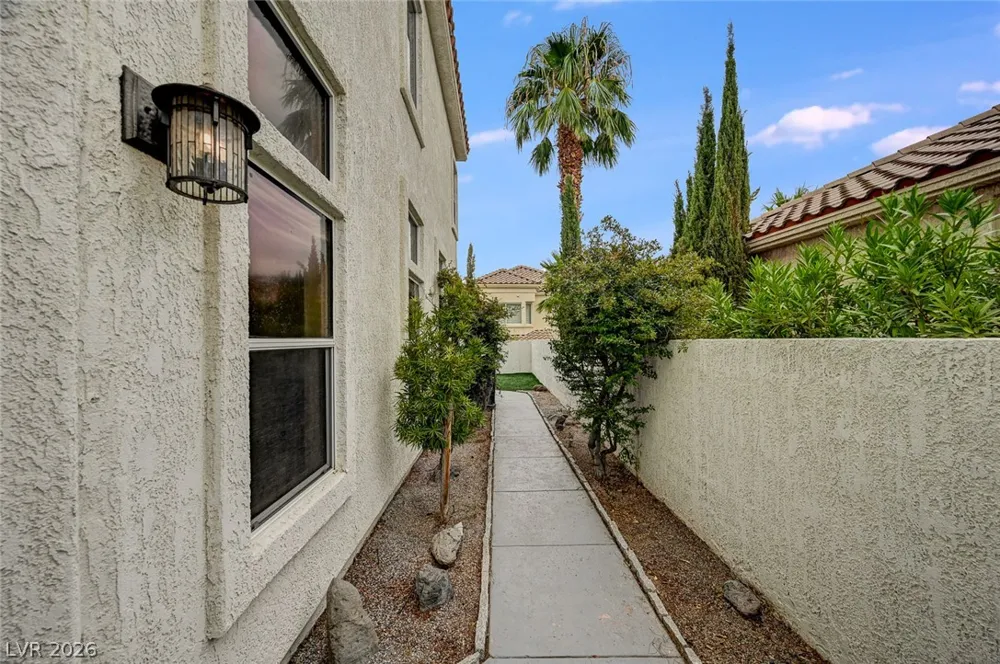9240 Pitching Wedge Drive Las Vegas, NV 89134