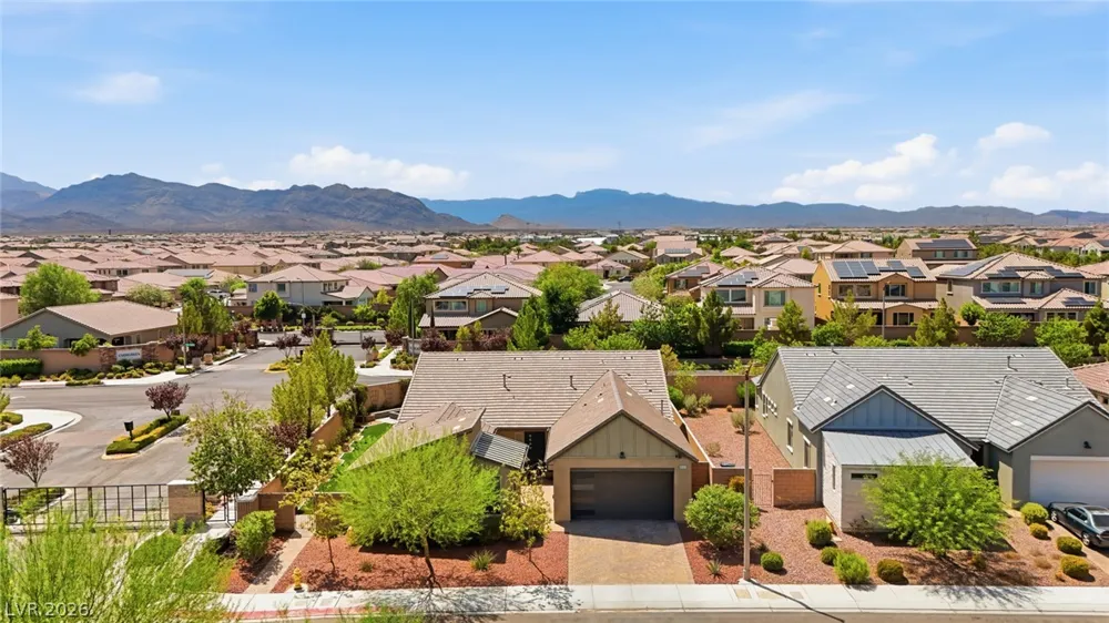 8445 Great Outdoors Street Las Vegas, NV 89166