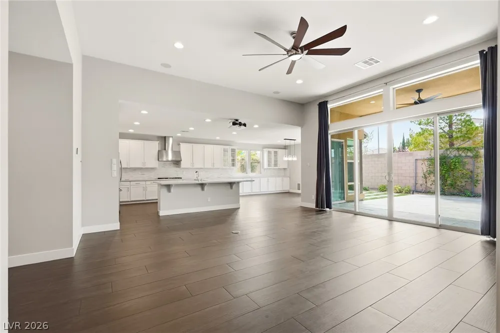 8445 Great Outdoors Street Las Vegas, NV 89166