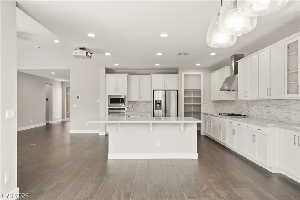 8445 Great Outdoors Street Las Vegas, NV 89166